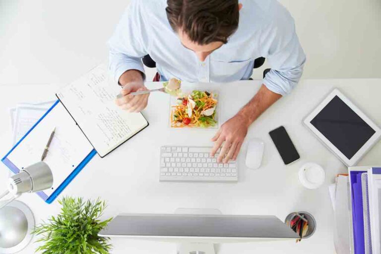 im büro essen